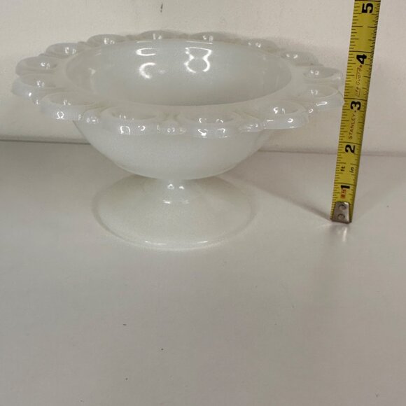 Vintage White Milk Glass Pedestal Bowl With Decorative Lace Edge Design - Picture 6 of 7